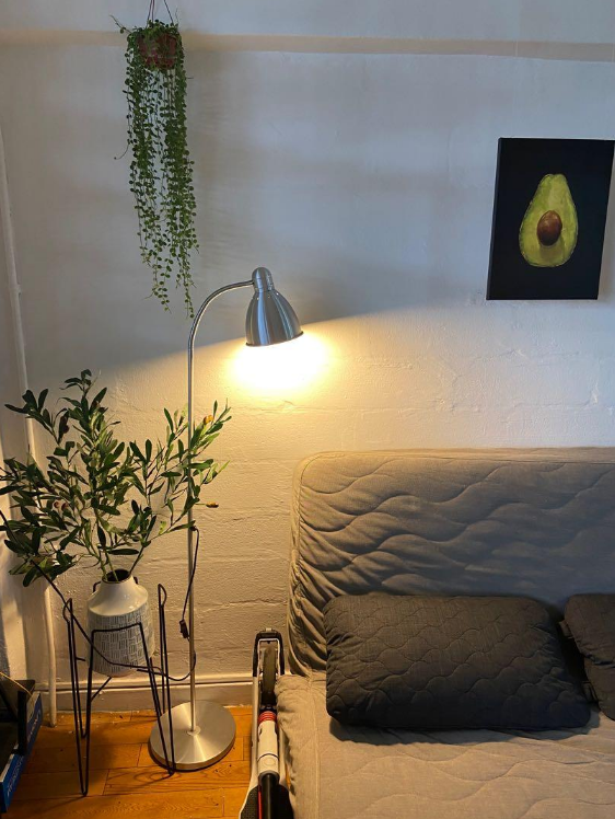 lersta-floor-reading-lamp-white__1158357_pe888109_s5